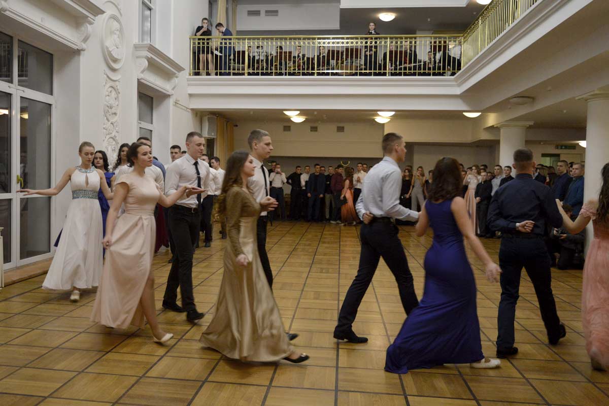 Christmas Charity Ball: Dance and Music as a Gift for Adults and Children