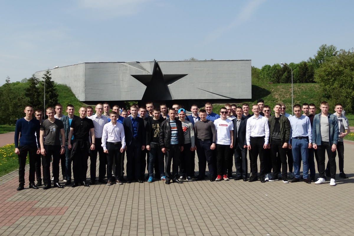 Экскурсия в честь Победы: курсанты посетили Брестскую крепость-герой